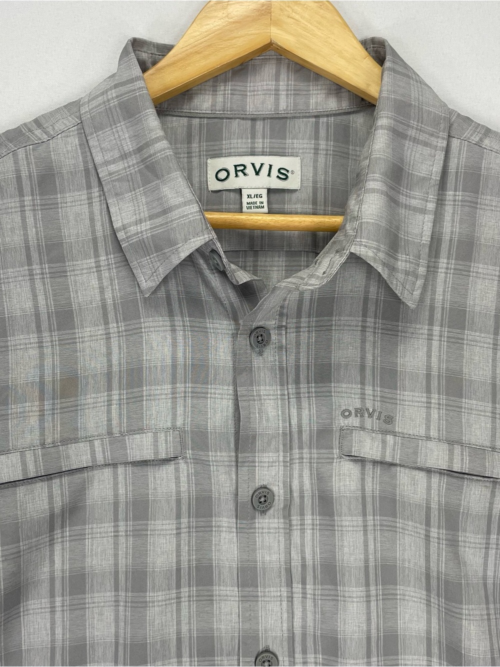 Orvis Button Up Shirt Men XL Gray Plaid Vented Outdoors Short Sleeve Hiking Fish